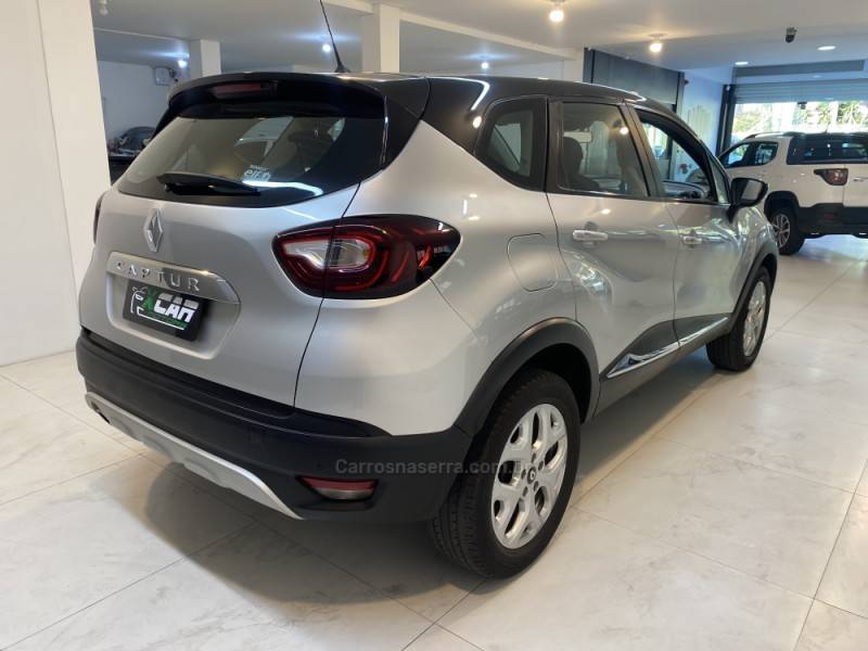 RENAULT - CAPTUR 1.6 16V SCE FLEX ZEN MANUAL - 2019/2019 - Prata - R$ 71.900,00