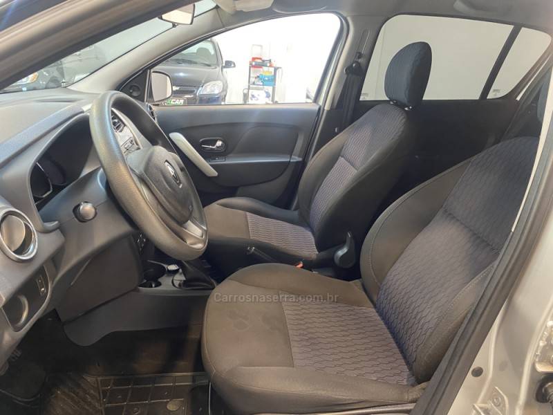 RENAULT - SANDERO 1.6 EXPRESSION 16V FLEX 4P MANUAL - 2015/2015 - Prata - R$ 43.900,00