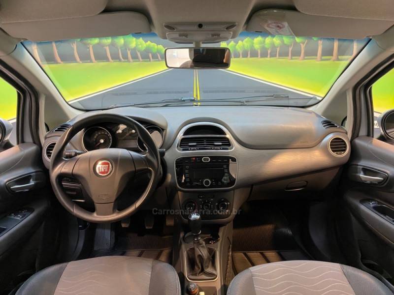 FIAT - PUNTO 1.6 ESSENCE 16V FLEX 4P MANUAL - 2012/2013 - Prata - R$ 45.900,00