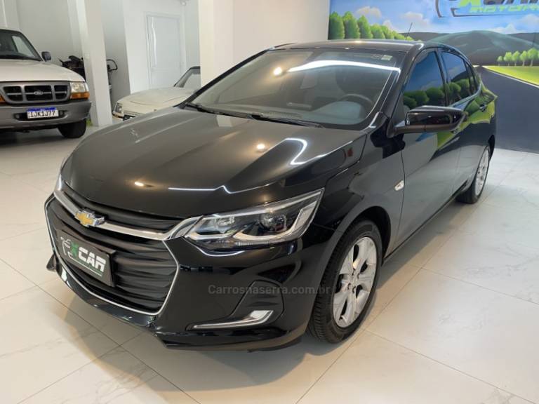 CHEVROLET - ONIX 1.0PREMIER PLUS 12V TURBO FLEX 4P AUTOMÁTICO - 2020/2020 - Preta - R$ 79.900,00