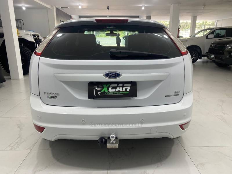 FORD - FOCUS 2.0 GLX 16V GASOLINA 4P AUTOMÁTICO - 2012/2013 - Branca - R$ 44.900,00