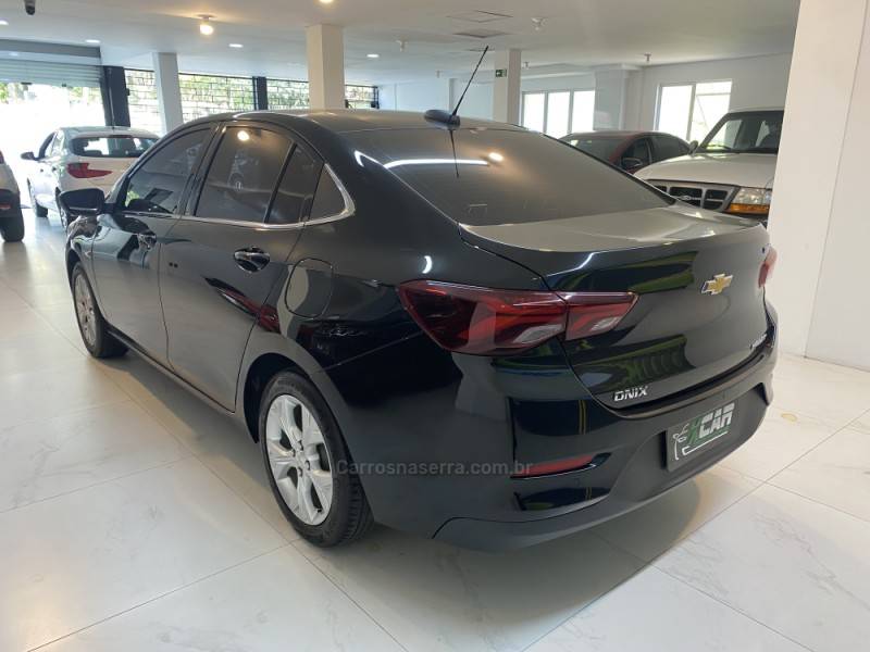CHEVROLET - ONIX 1.0PREMIER PLUS 12V TURBO FLEX 4P AUTOMÁTICO - 2020/2020 - Preta - R$ 79.900,00