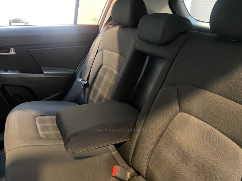 KIA MOTORS - SPORTAGE 2.0 LX 4X2 16V FLEX 4P MANUAL - 2011/2011 - Branca - Sob Consulta