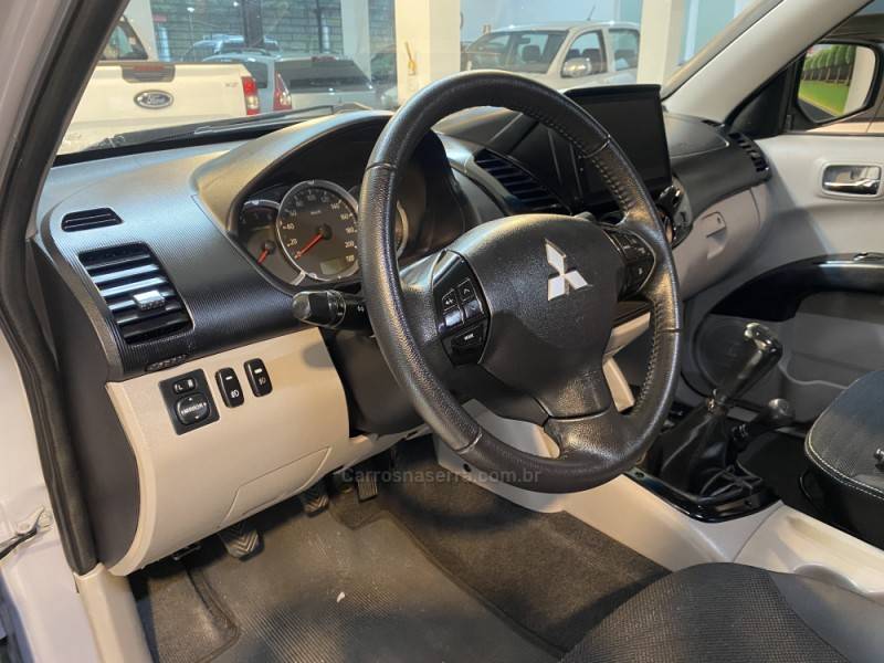 MITSUBISHI - L200 TRITON 3.2 GL 4X4 CD 16V TURBO INTERCOLER DIESEL 4P MANUAL - 2012/2013 - Prata - R$ 107.900,00