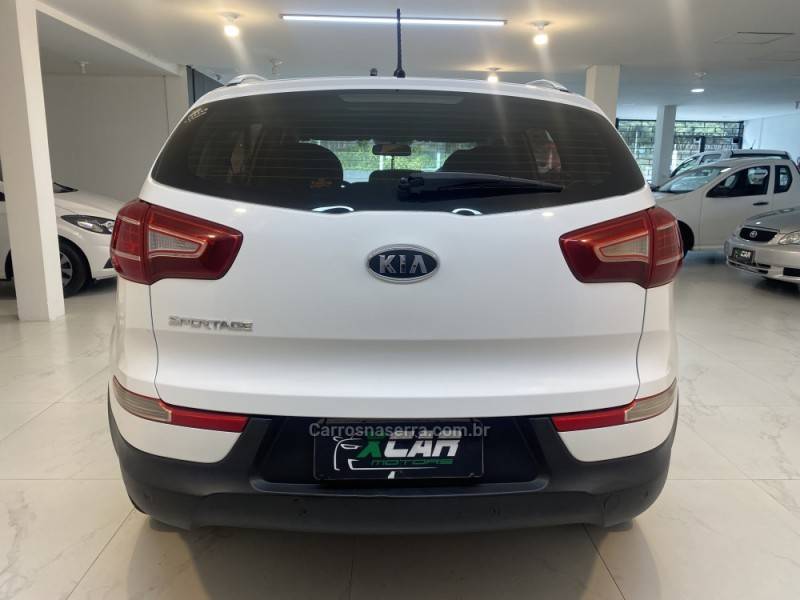 KIA MOTORS - SPORTAGE 2.0 LX 4X2 16V FLEX 4P MANUAL - 2011/2011 - Branca - Sob Consulta