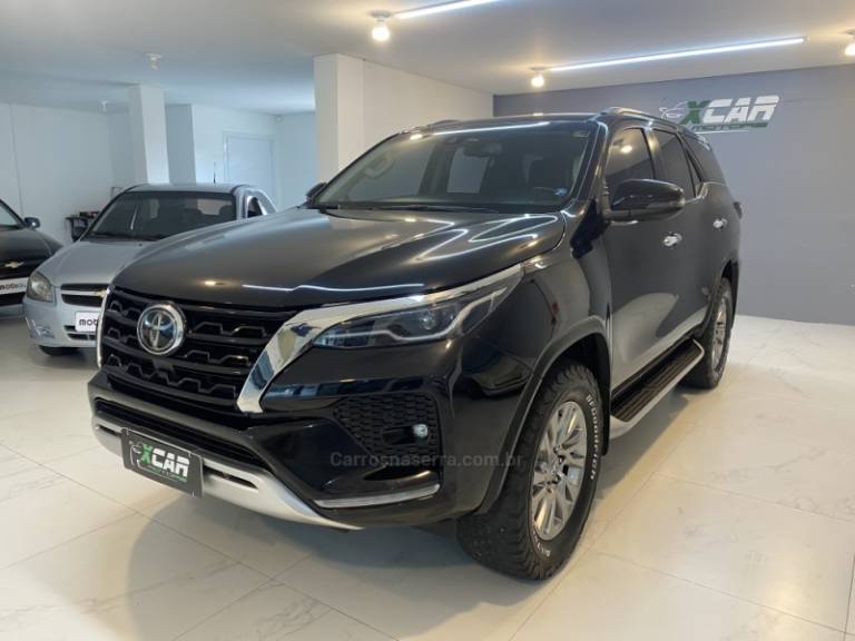 TOYOTA - HILUX SW4 2.8 SRX 4X4 16V TURBO INTERCOOLER DIESEL 4P AUTOMÁTICO - 2021/2021 - Preta - R$ 289.900,00