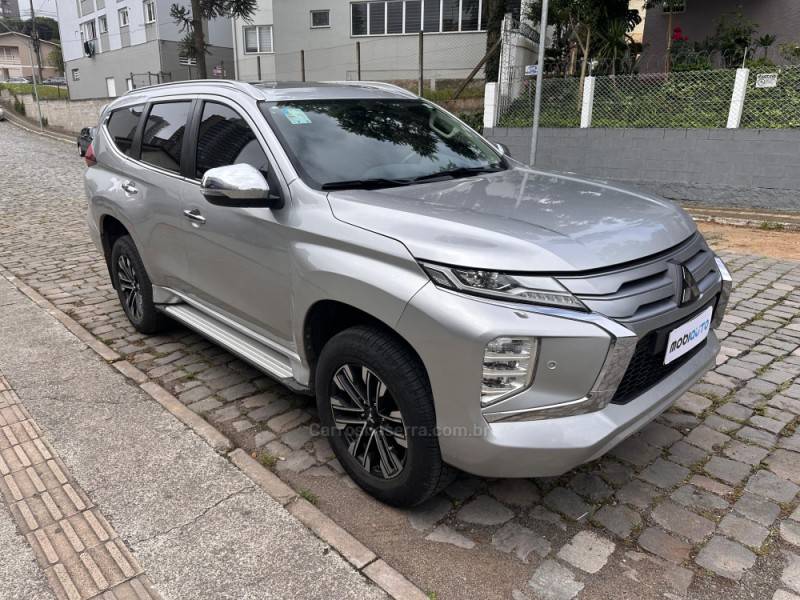 MITSUBISHI - PAJERO SPORT 2.4 HPE-S 4X4 DIESEL 4P AUTOMÁTICO - 2020/2021 - Prata - R$ 211.900,00