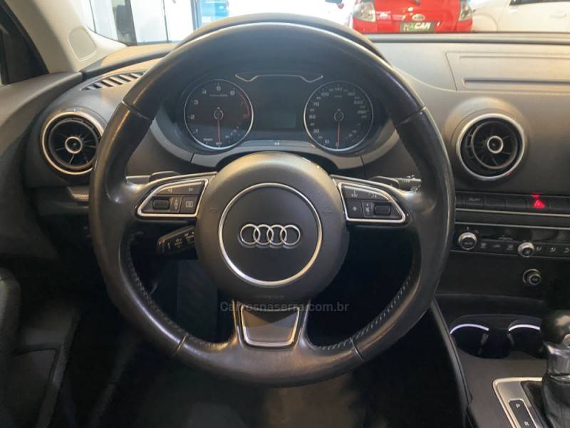 AUDI - A3 2.0 TFSI SEDAN AMBITION 16V GASOLINA 4P S-TRONIC - 2015/2016 - Vermelha - R$ 117.900,00