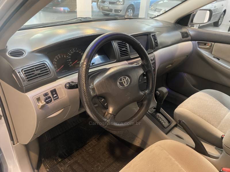 TOYOTA - COROLLA 1.8 XEI 16V GASOLINA 4P MANUAL - 2002/2003 - Prata - R$ 35.900,00