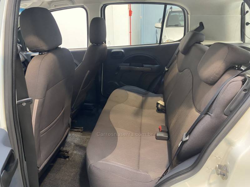 FIAT - UNO 1.4 WAY 8V FLEX 4P MANUAL - 2014/2014 - Branca - R$ 38.900,00