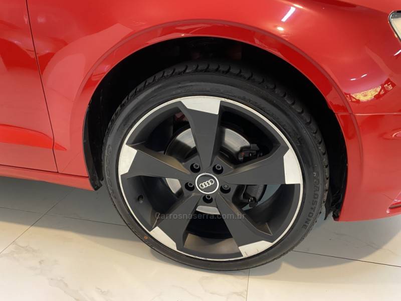 AUDI - A3 2.0 TFSI SEDAN AMBITION 16V GASOLINA 4P S-TRONIC - 2015/2016 - Vermelha - R$ 117.900,00