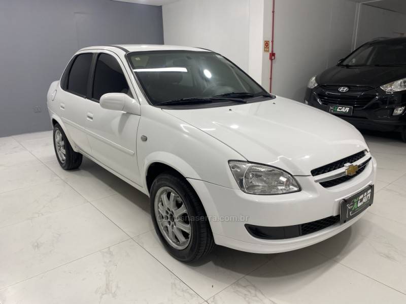 CHEVROLET - CLASSIC 1.0 MPFI LS 8V FLEX 4P MANUAL - 2013/2014 - Branca - R$ 31.900,00