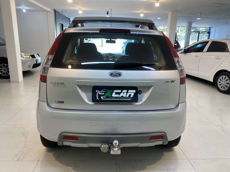 FORD - FIESTA 1.0 MPI TRAIL HATCH 8V FLEX 4P MANUAL - 2007/2008 - Prata - R$ 23.900,00