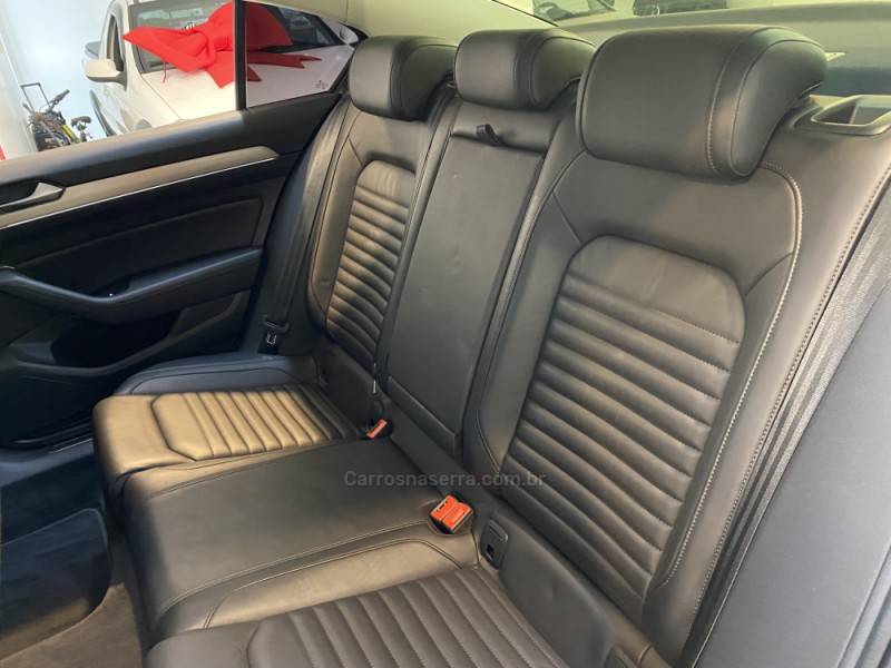 VOLKSWAGEN - PASSAT 2.0 TSI HIGLHINE GASOLINA 4P AUTOMATIZADO - 2018/2018 - Preta - R$ 154.900,00