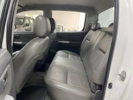 TOYOTA - HILUX 3.0 SRV 4X2 CD 16V TURBO INTERCOOLER DIESEL 4P MANUAL - 2011/2012 - Branca - R$ 119.900,00