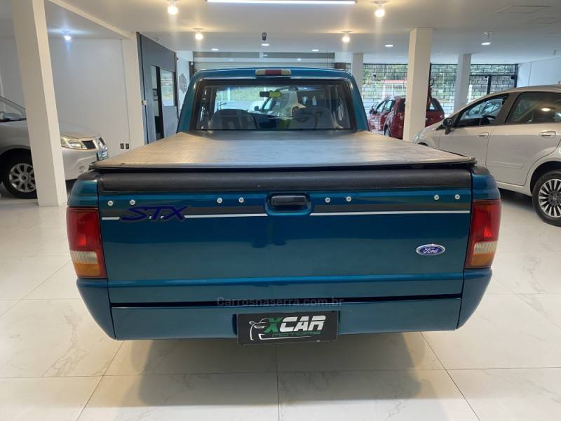 FORD - RANGER 4.0 STX 4X2 CE V6 12V GASOLINA 2P MANUAL - 1995/1995 - Verde - R$ 69.900,00