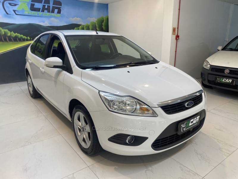 FORD - FOCUS 1.6 GLX 16V FLEX 4P MANUAL - 2012/2013 - Branca - R$ 48.900,00