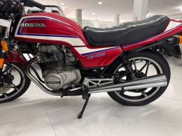 HONDA - CB 400 II - 1984/1984 - Vermelha - R$ 16.900,00