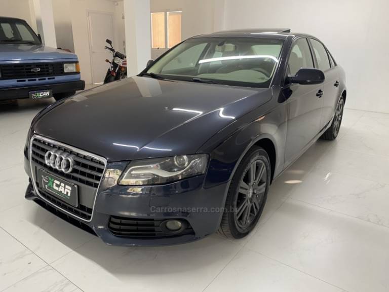 AUDI - A4 2.0 TFSI AMBIENTE 183CV GASOLINA 4P MULTITRONIC - 2012/2012 - Azul - R$ 67.900,00