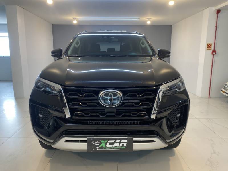 TOYOTA - HILUX SW4 2.8 SRX 4X4 16V TURBO INTERCOOLER DIESEL 4P AUTOMÁTICO - 2021/2021 - Preta - R$ 289.900,00
