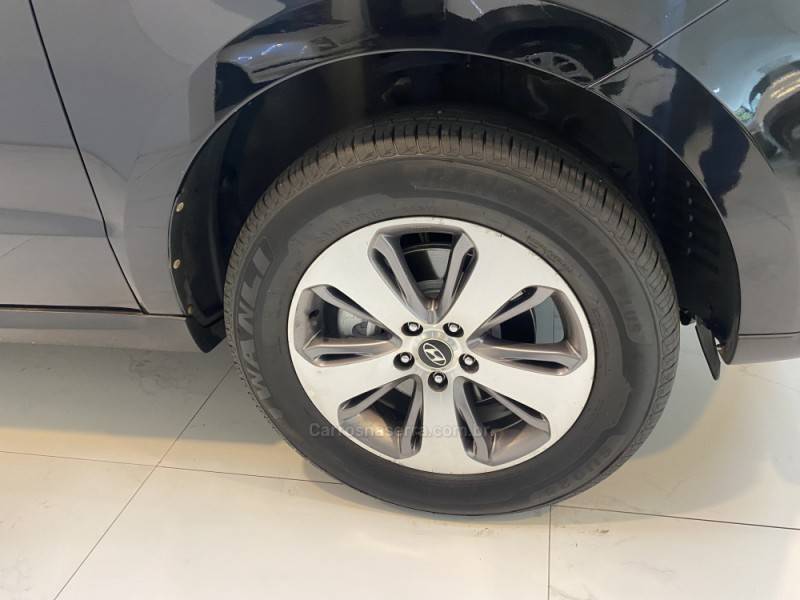 HYUNDAI - SANTA FÉ 2.4 MPI 2WD 16V GASOLINA 4P AUTOMÁTICO - 2011/2012 - Preta - R$ 55.900,00