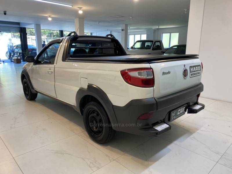 FIAT - STRADA 1.4 MPI HARD WORKING CS 8V FLEX 2P MANUAL - 2018/2018 - Branca - R$ 51.900,00