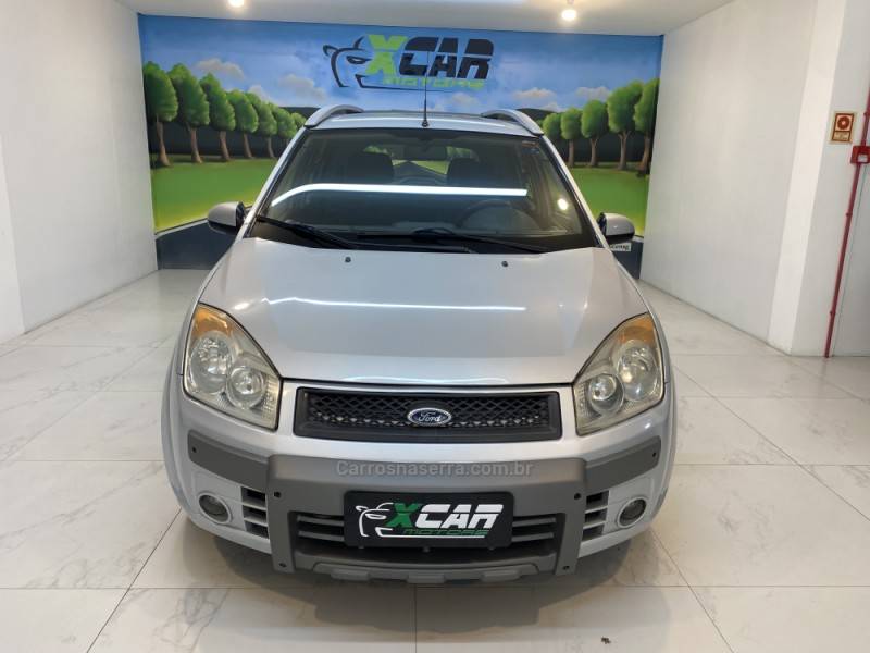 FORD - FIESTA 1.0 MPI TRAIL HATCH 8V FLEX 4P MANUAL - 2007/2008 - Prata - R$ 23.900,00