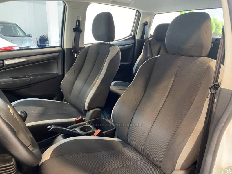 CHEVROLET - S10 2.8 LS 4X4 CD 16V TURBO DIESEL 4P MANUAL - 2022/2023 - Branca - R$ 155.900,00