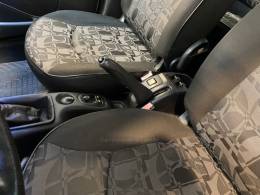 PEUGEOT - 207 1.4 XR SPORT 8V FLEX 4P MANUAL - 2009/2010 - Prata - R$ 23.900,00