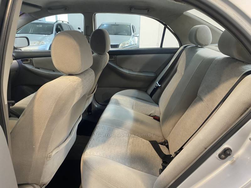 TOYOTA - COROLLA 1.8 XEI 16V GASOLINA 4P MANUAL - 2002/2003 - Prata - R$ 35.900,00