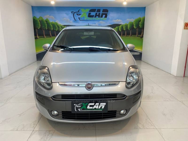FIAT - PUNTO 1.6 ESSENCE 16V FLEX 4P MANUAL - 2012/2013 - Prata - R$ 45.900,00