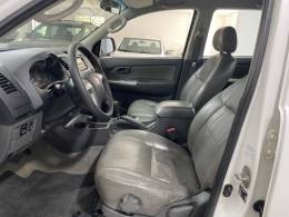 TOYOTA - HILUX 3.0 SRV 4X2 CD 16V TURBO INTERCOOLER DIESEL 4P MANUAL - 2011/2012 - Branca - R$ 119.900,00