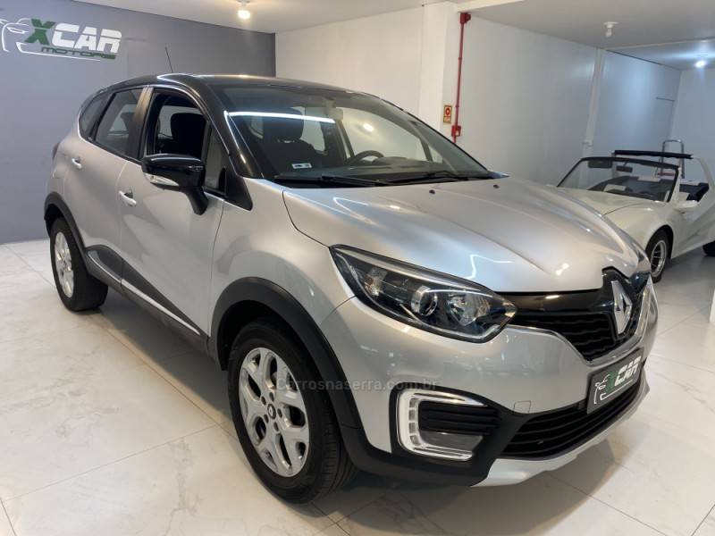 RENAULT - CAPTUR 1.6 16V SCE FLEX ZEN MANUAL - 2019/2019 - Prata - R$ 71.900,00