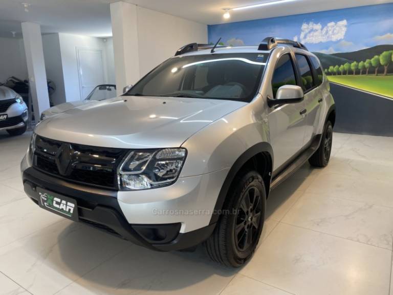 RENAULT - DUSTER 1.6 EXPRESSION 4X2 16V FLEX 4P MANUAL - 2019/2020 - Prata - R$ 74.900,00
