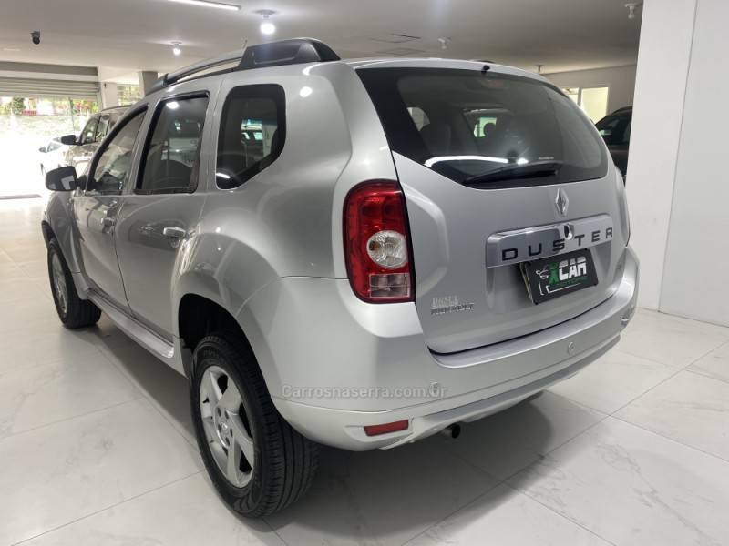 RENAULT - DUSTER 1.6 DYNAMIQUE 4X2 16V FLEX 4P MANUAL - 2013/2013 - Prata - R$ 53.900,00