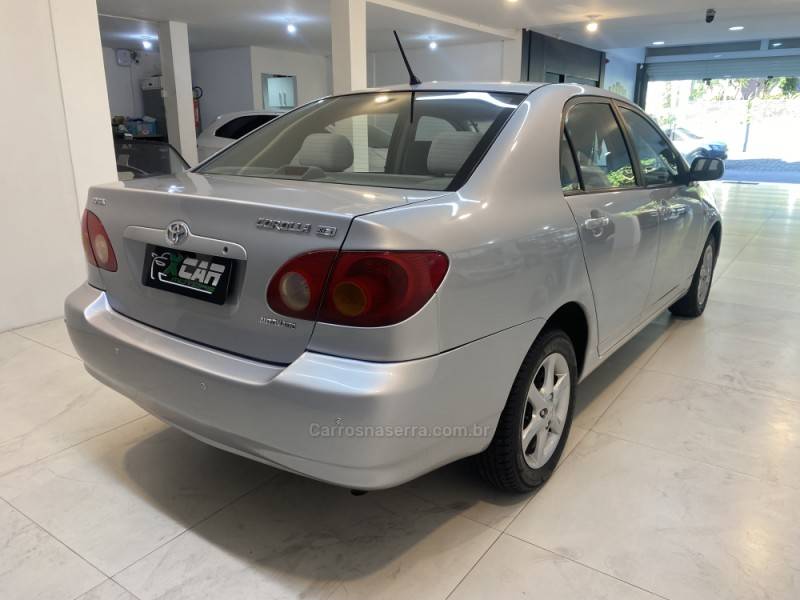 TOYOTA - COROLLA 1.8 XEI 16V GASOLINA 4P MANUAL - 2002/2003 - Prata - R$ 35.900,00
