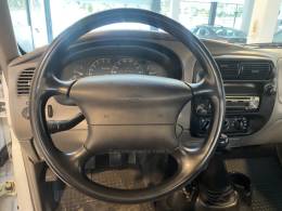 FORD - RANGER 2.5 XL 4X4 CS 8V DIESEL 2P MANUAL - 1999/2000 - Branca - R$ 63.900,00