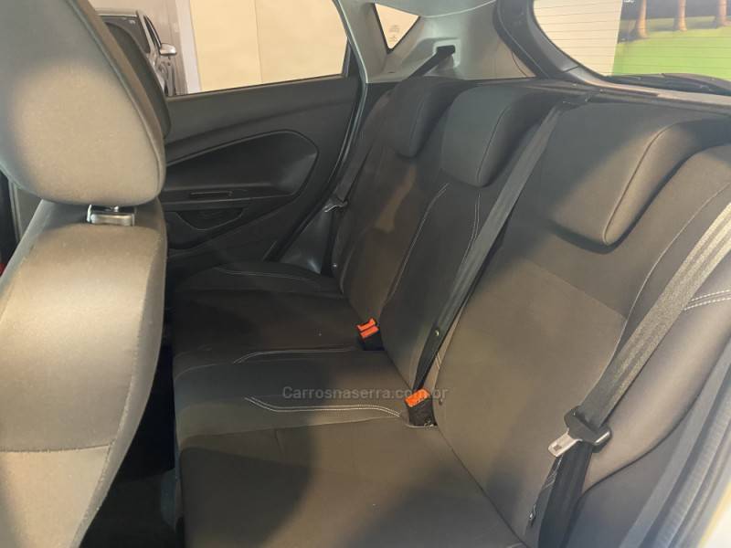 FORD - FIESTA 1.6 SE HATCH 16V FLEX 4P MANUAL - 2016/2017 - Branca - R$ 55.900,00