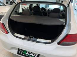 VOLKSWAGEN - GOL 1.0 MI 8V FLEX 4P MANUAL - 2011/2012 - Branca - R$ 33.900,00