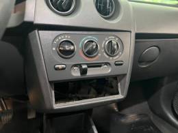 CHEVROLET - CELTA 1.0 MPFI SPIRIT 8V FLEX 4P MANUAL - 2009/2010 - Preta - R$ 21.900,00