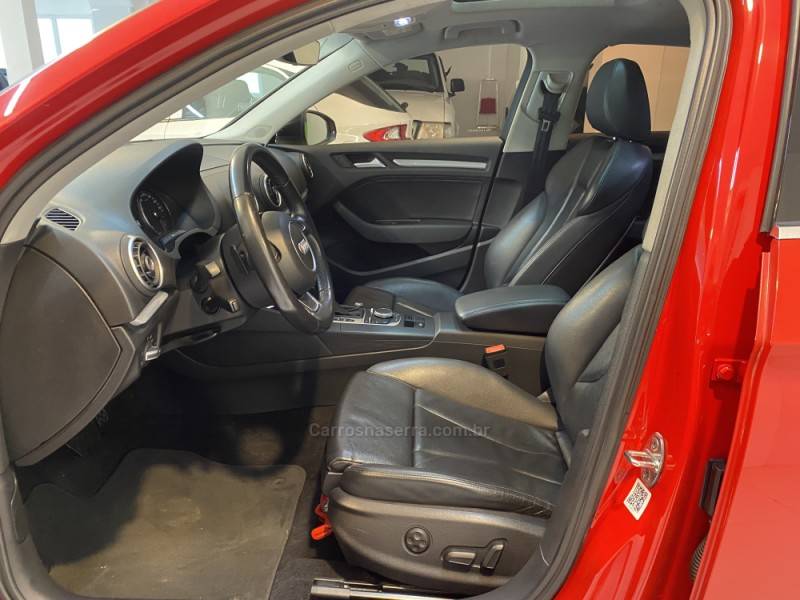 AUDI - A3 2.0 TFSI SEDAN AMBITION 16V GASOLINA 4P S-TRONIC - 2015/2016 - Vermelha - R$ 117.900,00