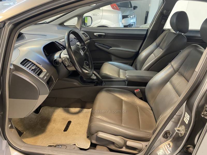 HONDA - CIVIC 1.8 LXL SE 16V FLEX 4P AUTOMÁTICO - 2011/2011 - Cinza - R$ 56.900,00