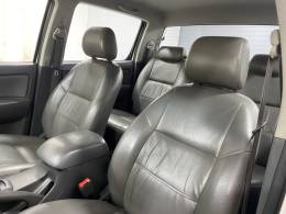 TOYOTA - HILUX 3.0 SR 4X4 CD 16V TURBO INTERCOOLER DIESEL 4P AUTOMÁTICO - 2011/2012 - Branca - R$ 119.900,00