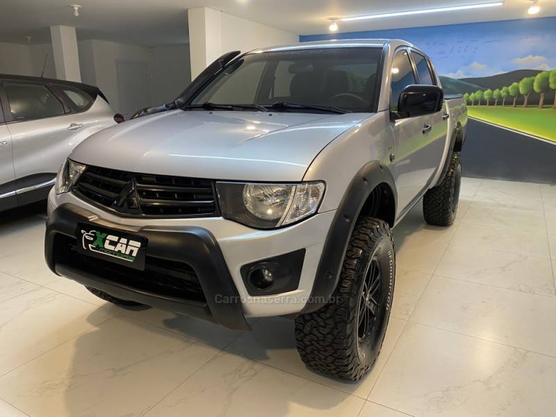 MITSUBISHI - L200 TRITON 3.2 GL 4X4 CD 16V TURBO INTERCOLER DIESEL 4P MANUAL - 2012/2013 - Prata - R$ 107.900,00