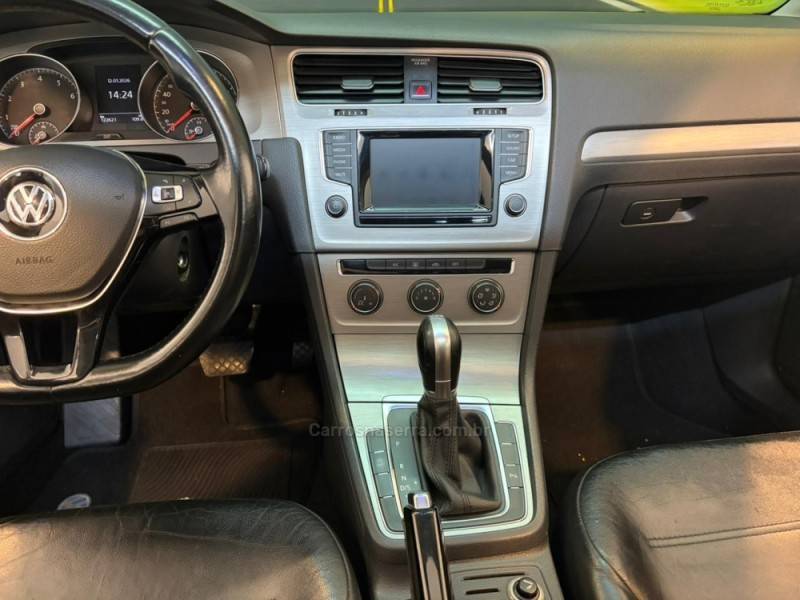 VOLKSWAGEN - GOLF 1.4 TSI COMFORTLINE 16V GASOLINA 4P AUTOMÁTICO - 2015/2015 - Branca - R$ 78.900,00