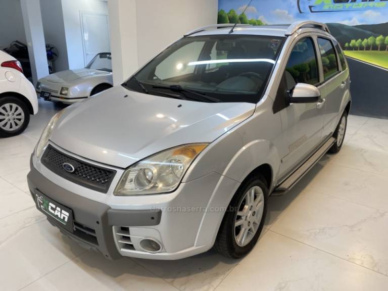 FORD - FIESTA 1.0 MPI TRAIL HATCH 8V FLEX 4P MANUAL - 2007/2008 - Prata - R$ 23.900,00