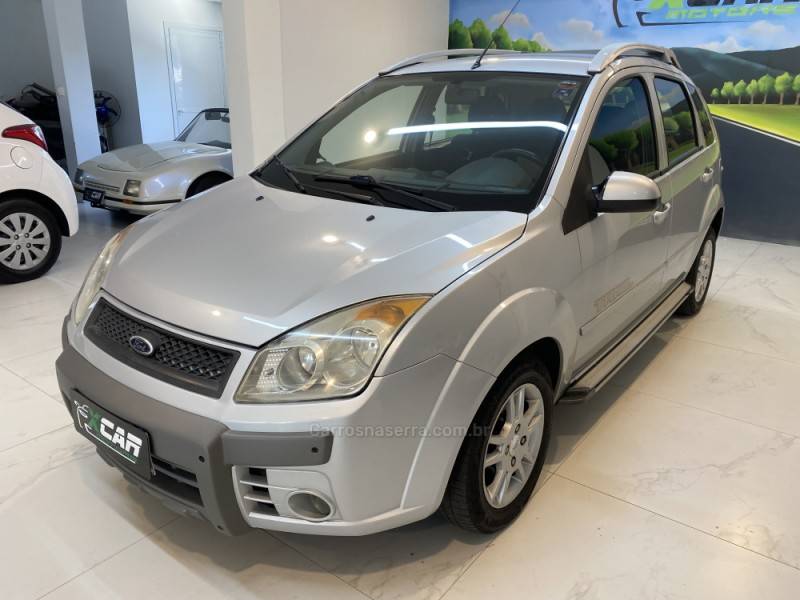 FORD - FIESTA 1.0 MPI TRAIL HATCH 8V FLEX 4P MANUAL - 2007/2008 - Prata - R$ 23.900,00