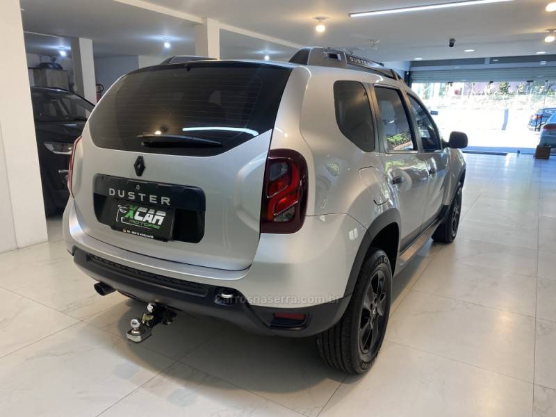 RENAULT - DUSTER 1.6 EXPRESSION 4X2 16V FLEX 4P MANUAL - 2019/2020 - Prata - R$ 74.900,00