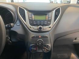HYUNDAI - HB20 1.0 COMFORT 12V FLEX 4P MANUAL - 2013/2013 - Branca - R$ 43.900,00