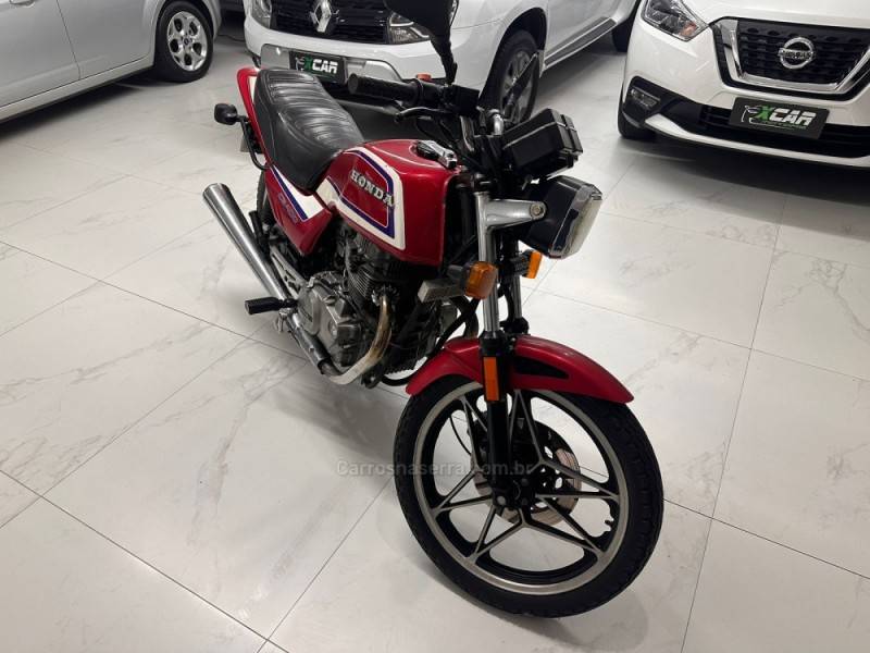 HONDA - CB 400 II - 1984/1984 - Vermelha - R$ 16.900,00